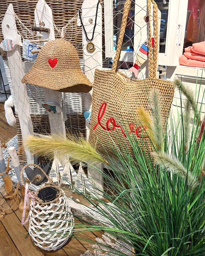 Sommeraccessoires, Strandtasche love und sonnenhut mit herz - die kleine Wundertüte