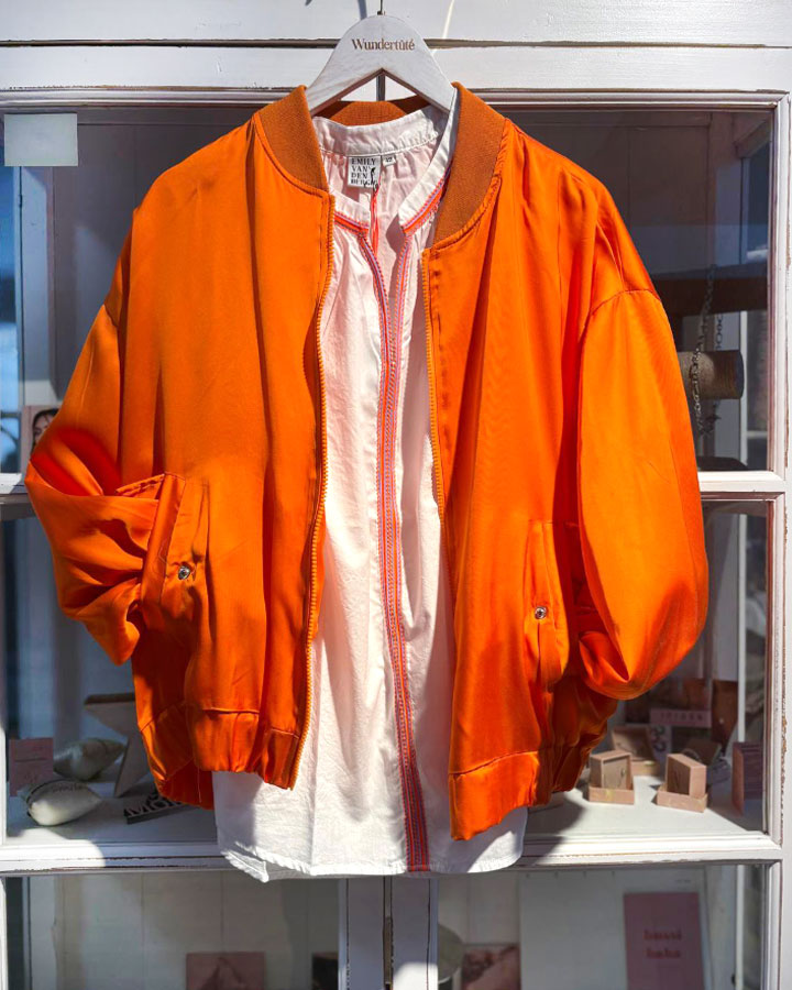 coole Jacke in Orange - die kleine Wundertüte