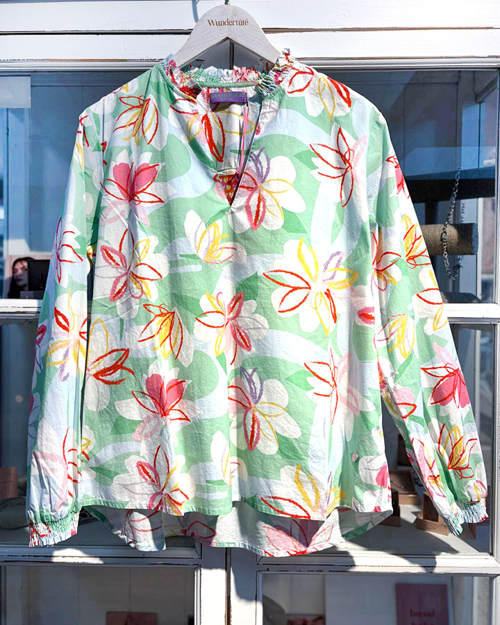 Sommerbluse mit Blütenmuster - die kleine Wundertüte